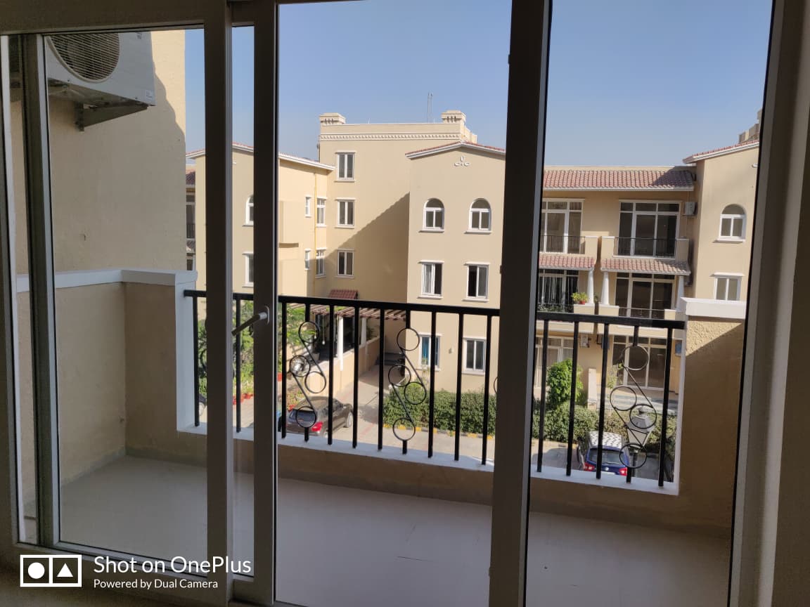 4 BHK Builder Floor in Sector 65, Gurgaon — living room