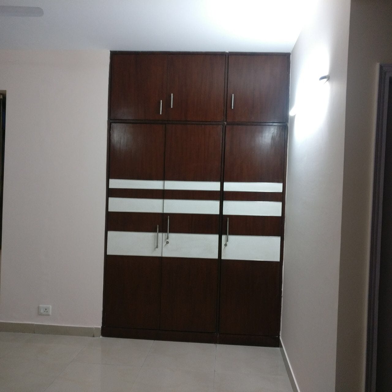 3 BHK Apartment in Sector 52, Gurgaon — living room